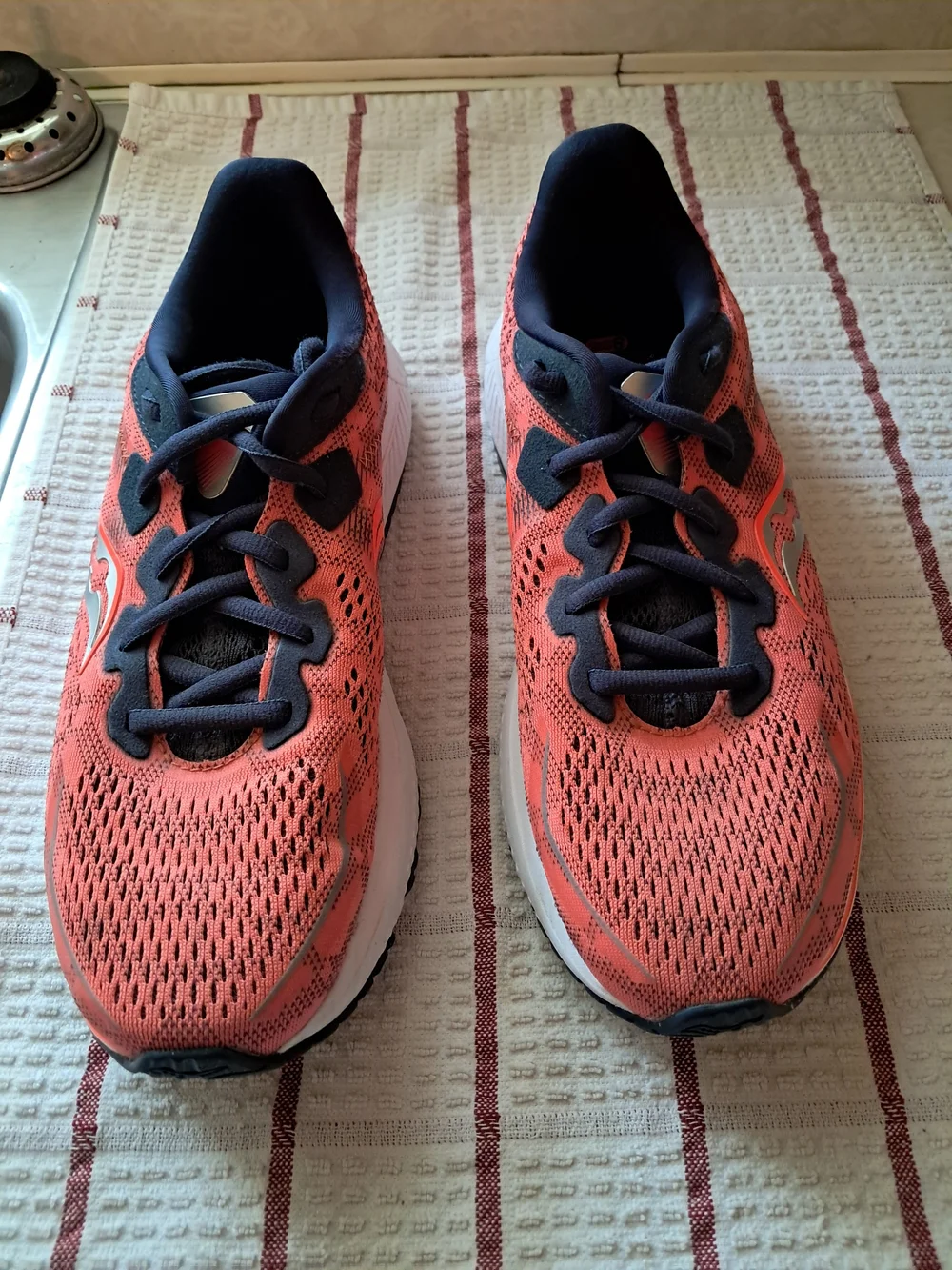 Saucony Omni 20 Womens Running Shoes Size 9 Sunstone Orange Navy S10681-16